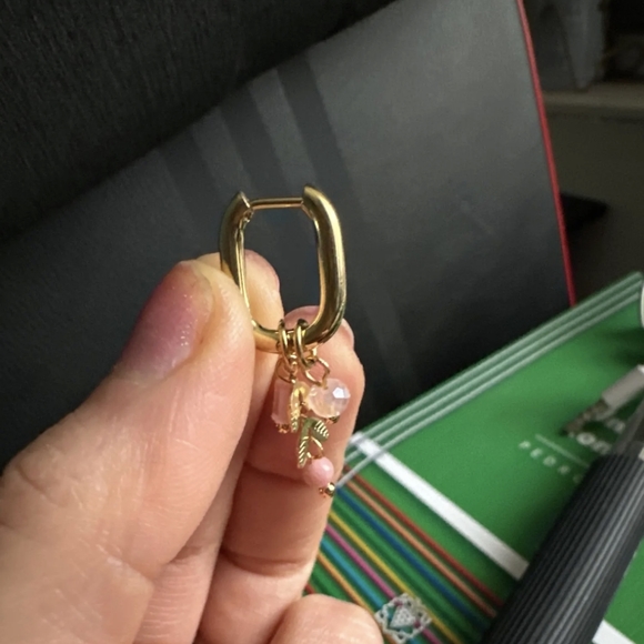 14k gold leaf dangle earrings - Picture 3 of 3